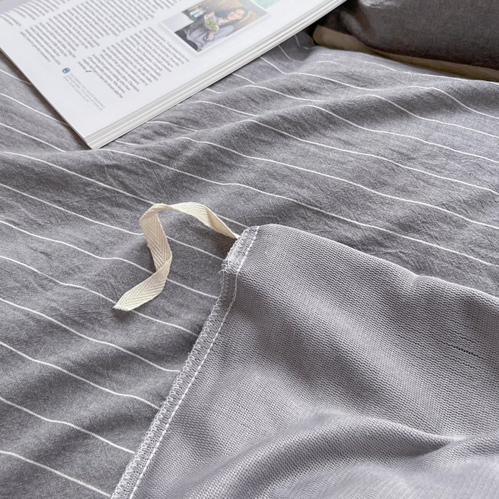 91家纺网 家纺一手货源 找家纺 柠萌家居 2025新款无印良品风双拼全棉色织水洗棉加牛奶绒四件套简约全棉拼牛奶绒四件套 提供买家秀 棉+绒-宽双线冷灰