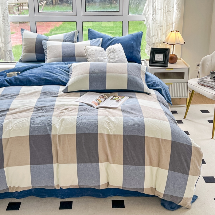 91家纺网 家纺一手货源 找家纺 柠萌家居 2025新款无印良品风双拼全棉色织水洗棉加牛奶绒四件套简约全棉拼牛奶绒四件套 提供买家秀 棉+绒-蓝调格