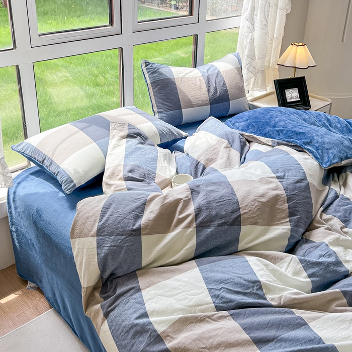 91家纺网 家纺一手货源 找家纺 柠萌家居 2025新款无印良品风双拼全棉色织水洗棉加牛奶绒四件套简约全棉拼牛奶绒四件套 提供买家秀 棉+绒-蓝调格