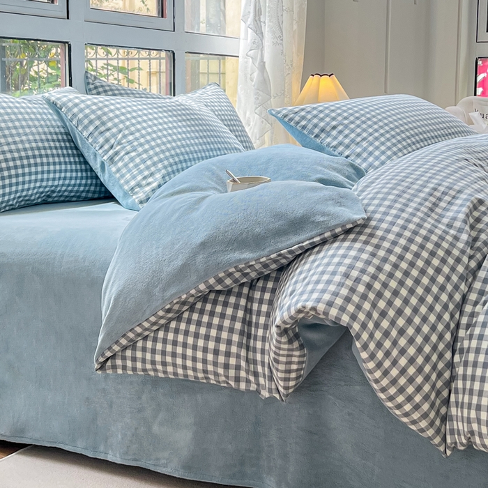 91家纺网 家纺一手货源 找家纺 柠萌家居 2025新款无印良品风双拼全棉色织水洗棉加牛奶绒四件套简约全棉拼牛奶绒四件套 提供买家秀 棉+绒-浅蓝小格