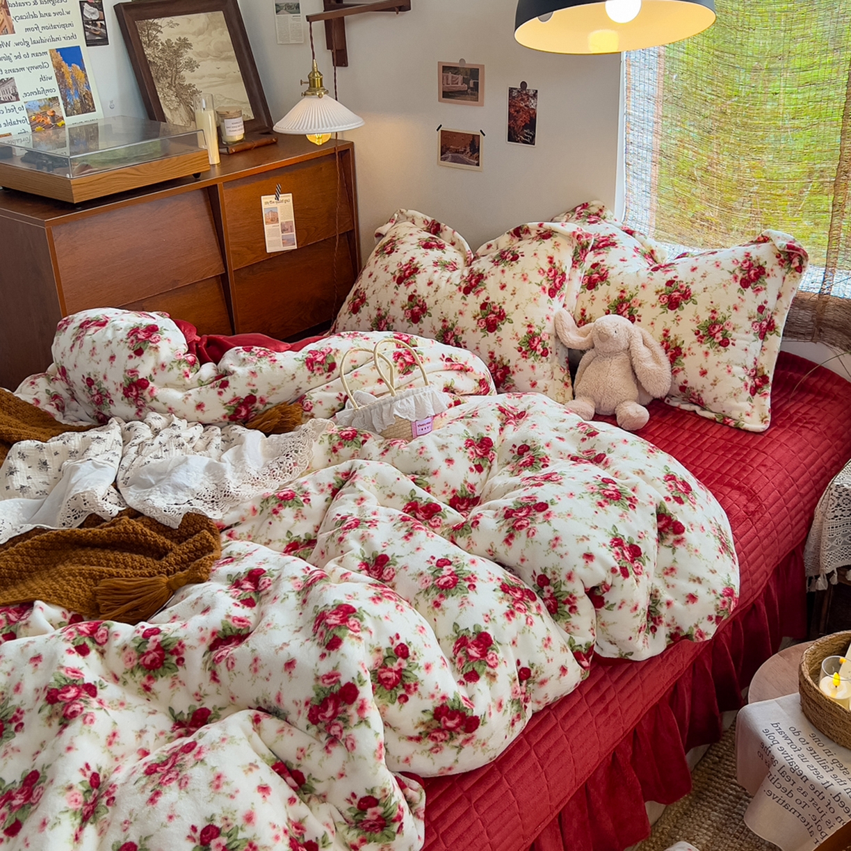 91家纺网 家纺一手货源 找家纺 默忆 2025新款牛奶绒床盖款四件套-花妖 花妖-白