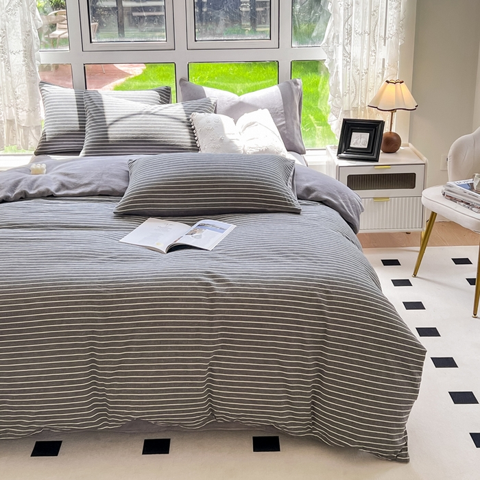 91家纺网 家纺一手货源 找家纺 柠萌家居 2025新款无印良品风双拼全棉色织水洗棉加牛奶绒四件套简约全棉拼牛奶绒四件套 提供买家秀 棉+绒-中条纹深灰