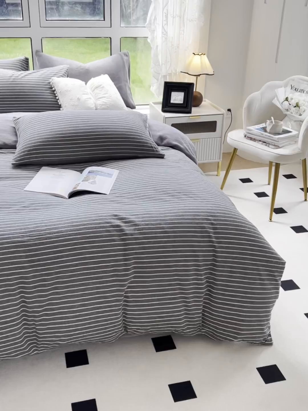 91家纺网 家纺一手货源 找家纺 柠萌家居 2025新款无印良品风双拼全棉色织水洗棉加牛奶绒四件套简约全棉拼牛奶绒四件套 提供买家秀 棉+绒-中条纹深灰