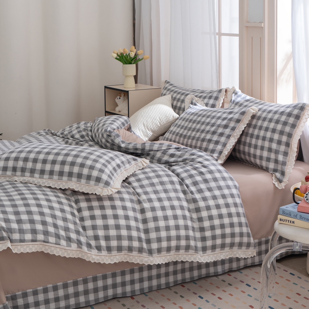 91家纺网 家纺一手货源 找家纺 玖琳家纺 2025新款云朵水洗棉皱皱纱精致花边款四件套 森系格韵