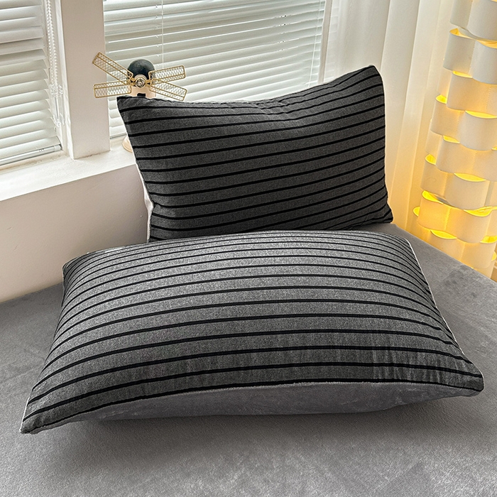 91家纺网 家纺一手货源 找家纺 柠萌家居 2025新款无印良品风双拼全棉色织水洗棉加牛奶绒四件套简约全棉拼牛奶绒四件套 提供买家秀 棉+绒白日梦想家