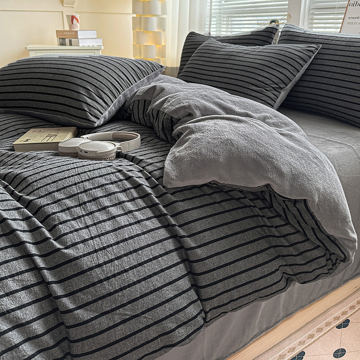 91家纺网 家纺一手货源 找家纺 柠萌家居 2025新款无印良品风双拼全棉色织水洗棉加牛奶绒四件套简约全棉拼牛奶绒四件套 提供买家秀 棉+绒白日梦想家