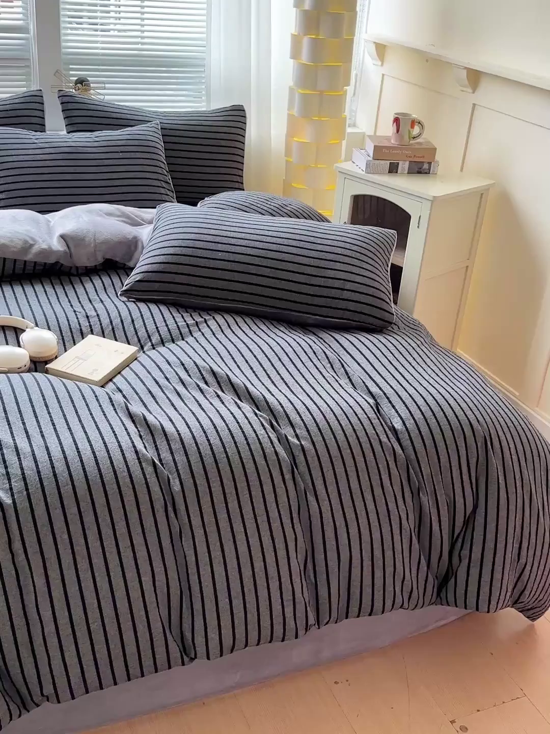 91家纺网 家纺一手货源 找家纺 柠萌家居 2025新款无印良品风双拼全棉色织水洗棉加牛奶绒四件套简约全棉拼牛奶绒四件套 提供买家秀 棉+绒白日梦想家