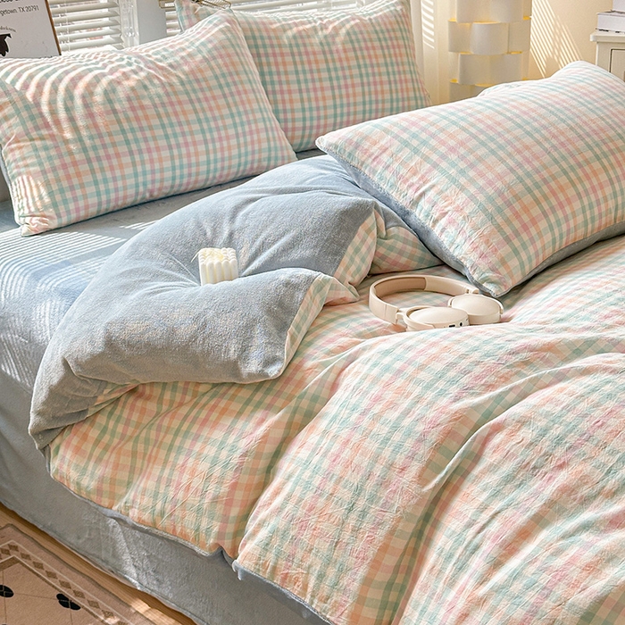 91家纺网 家纺一手货源 找家纺 柠萌家居 2025新款无印良品风双拼全棉色织水洗棉加牛奶绒四件套简约全棉拼牛奶绒四件套 提供买家秀 棉+绒冰激凌格