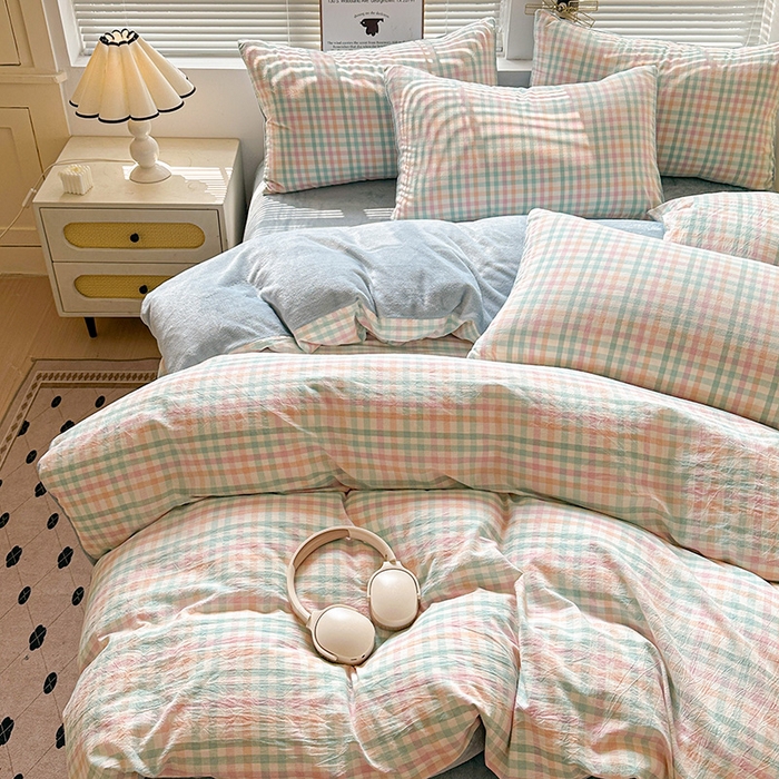 91家纺网 家纺一手货源 找家纺 柠萌家居 2025新款无印良品风双拼全棉色织水洗棉加牛奶绒四件套简约全棉拼牛奶绒四件套 提供买家秀 棉+绒冰激凌格