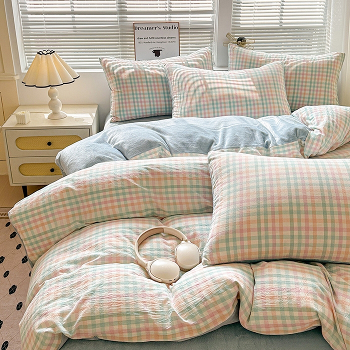 91家纺网 家纺一手货源 找家纺 柠萌家居 2025新款无印良品风双拼全棉色织水洗棉加牛奶绒四件套简约全棉拼牛奶绒四件套 提供买家秀 棉+绒冰激凌格