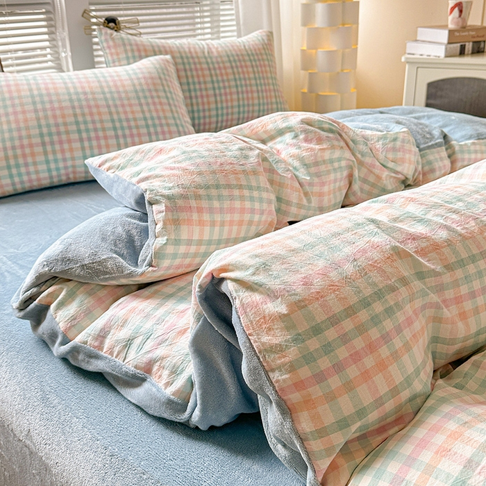 91家纺网 家纺一手货源 找家纺 柠萌家居 2025新款无印良品风双拼全棉色织水洗棉加牛奶绒四件套简约全棉拼牛奶绒四件套 提供买家秀 棉+绒冰激凌格