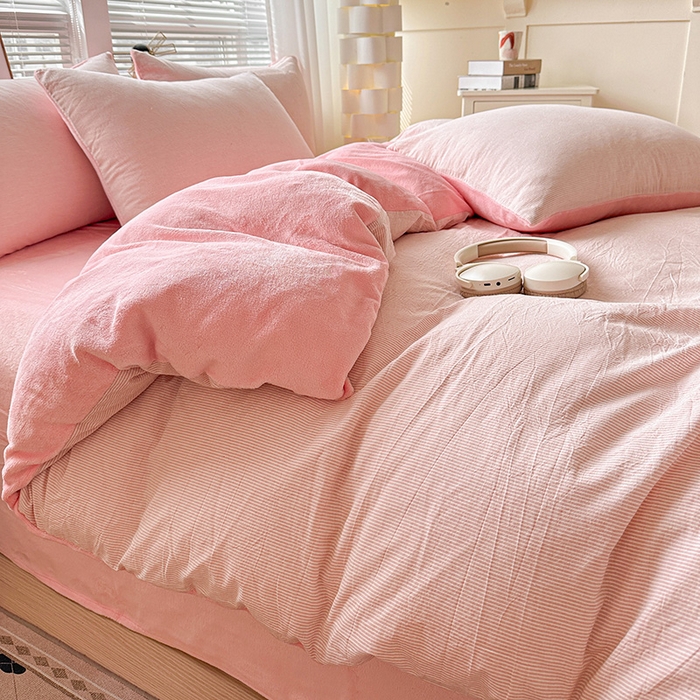 91家纺网 家纺一手货源 找家纺 柠萌家居 2025新款无印良品风双拼全棉色织水洗棉加牛奶绒四件套简约全棉拼牛奶绒四件套 提供买家秀 棉+绒粉密条