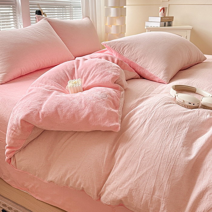 91家纺网 家纺一手货源 找家纺 柠萌家居 2025新款无印良品风双拼全棉色织水洗棉加牛奶绒四件套简约全棉拼牛奶绒四件套 提供买家秀 棉+绒粉密条