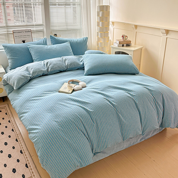 91家纺网 家纺一手货源 找家纺 柠萌家居 2025新款无印良品风双拼全棉色织水洗棉加牛奶绒四件套简约全棉拼牛奶绒四件套 提供买家秀 棉+绒蓝咖条