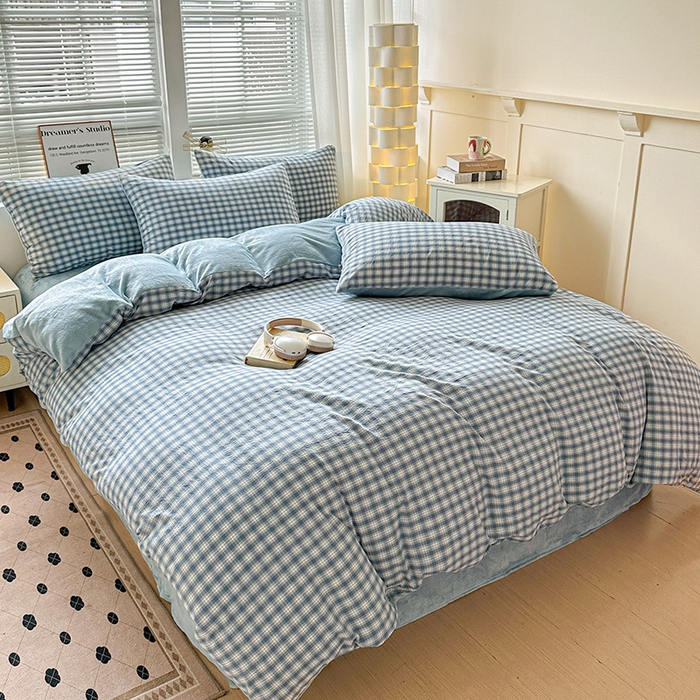 91家纺网 家纺一手货源 找家纺 柠萌家居 2025新款无印良品风双拼全棉色织水洗棉加牛奶绒四件套简约全棉拼牛奶绒四件套 提供买家秀 棉+绒尚品蓝