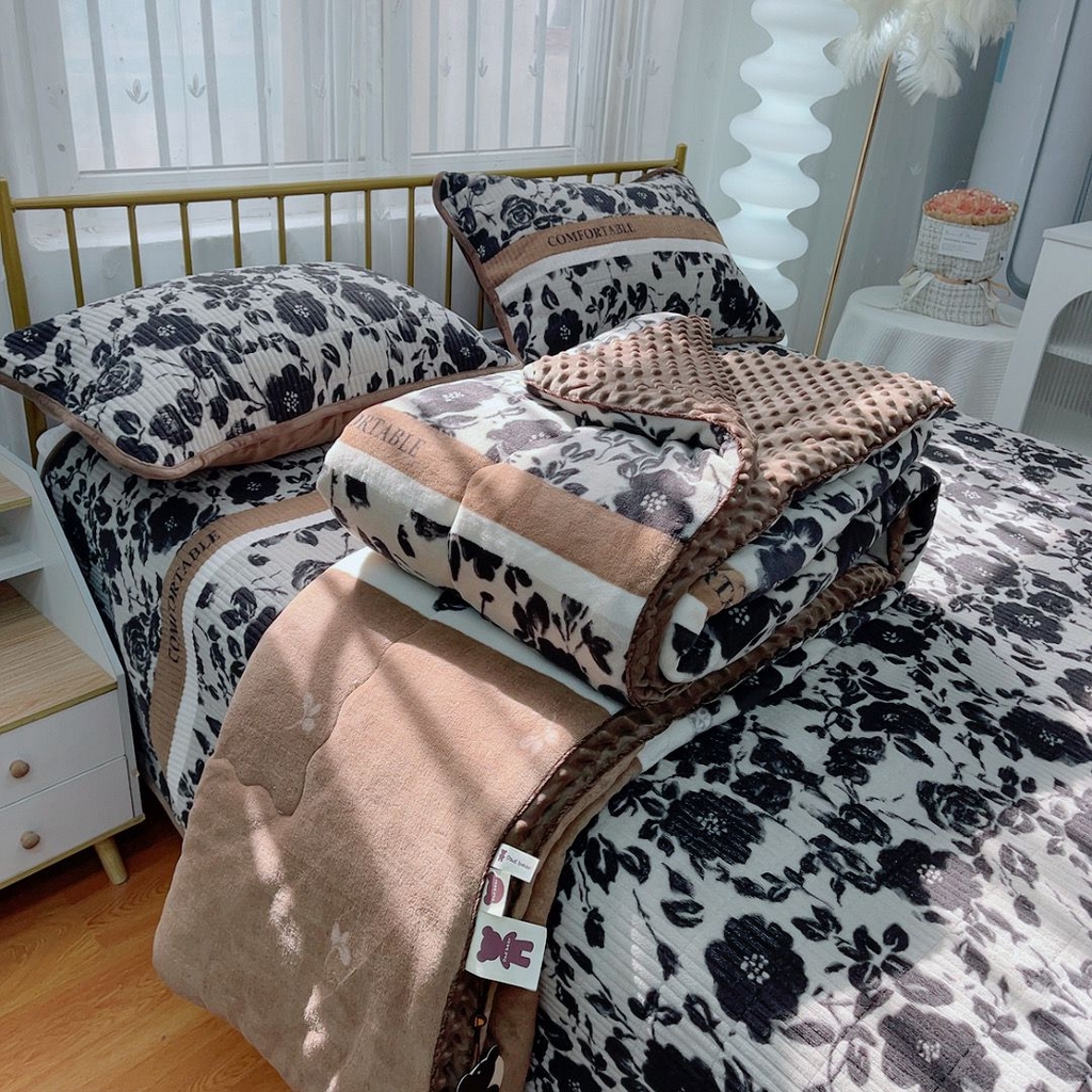 91家纺网 家纺一手货源 找家纺 （总）暖居 2025新款加厚牛奶绒豆豆被床盖四件套跑量款