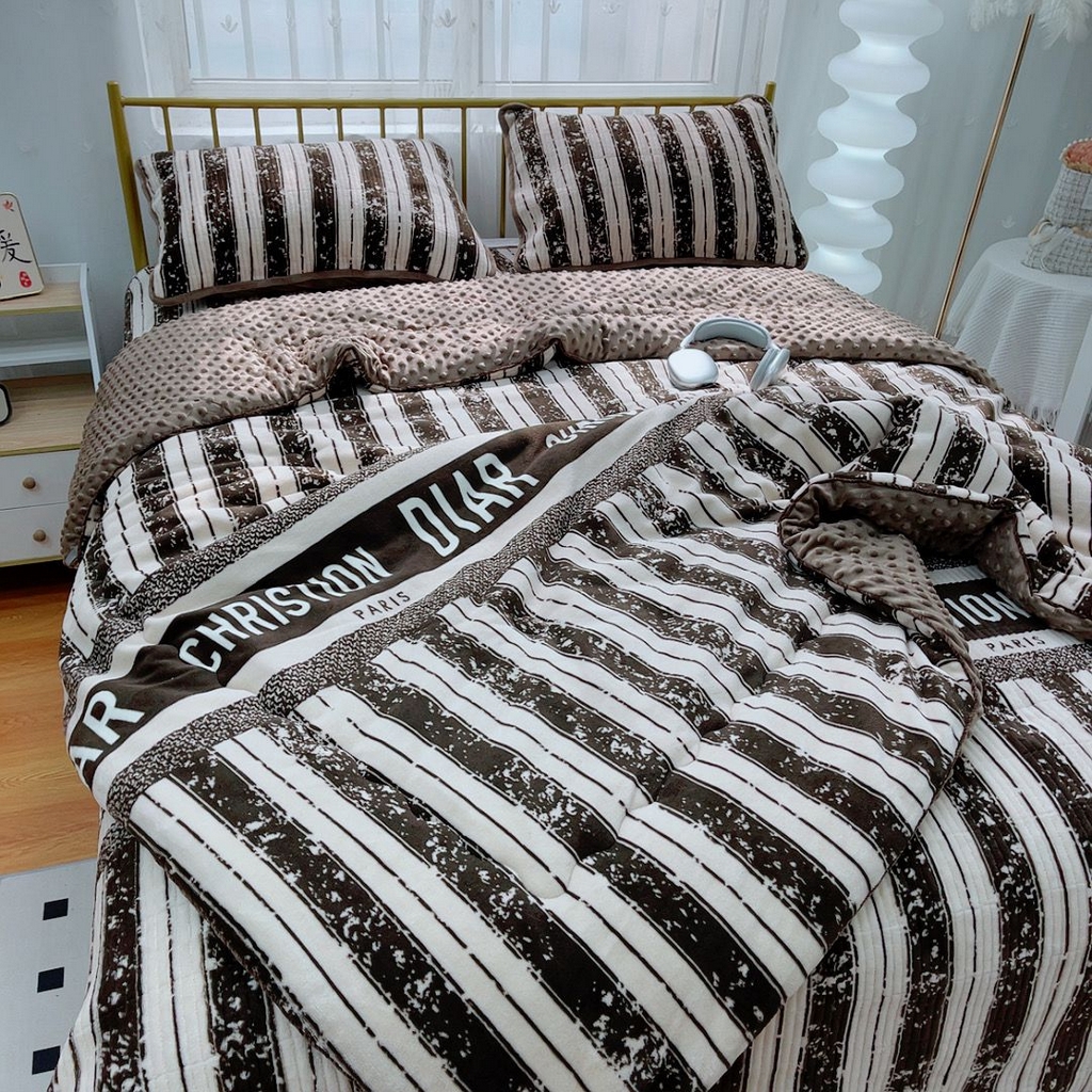 91家纺网 家纺一手货源 找家纺 暖居 2025新款加厚牛奶绒豆豆被床盖四件套跑量款 印象