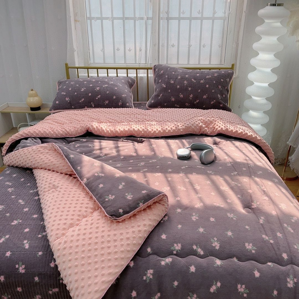 91家纺网 家纺一手货源 找家纺 暖居 2025新款加厚牛奶绒豆豆被床盖四件套跑量款 紫花香草