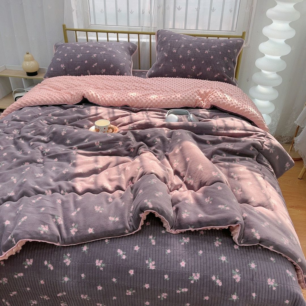 91家纺网 家纺一手货源 找家纺 暖居 2025新款加厚牛奶绒豆豆被床盖四件套跑量款 紫花香草