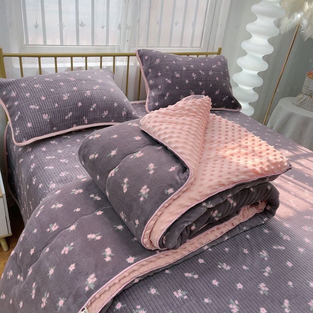 91家纺网 家纺一手货源 找家纺 暖居 2025新款加厚牛奶绒豆豆被床盖四件套跑量款 紫花香草