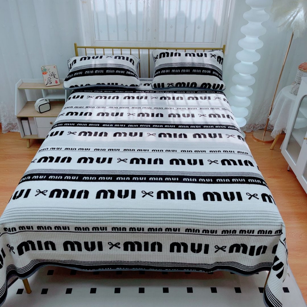 91家纺网 家纺一手货源 找家纺 暖居 2025新款加厚牛奶绒豆豆被床盖四件套跑量款 英伦