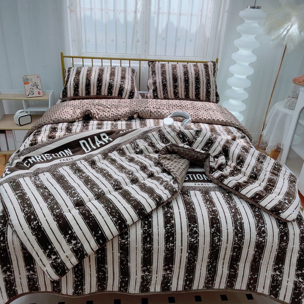 91家纺网 家纺一手货源 找家纺 暖居 2025新款加厚牛奶绒豆豆被床盖四件套跑量款 印象