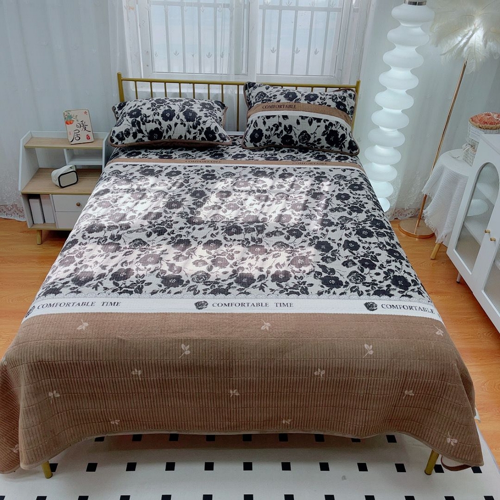 91家纺网 家纺一手货源 找家纺 暖居 2025新款加厚牛奶绒豆豆被床盖四件套跑量款 黑玫瑰