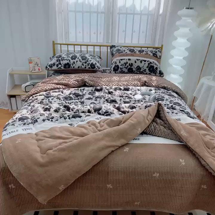 91家纺网 家纺一手货源 找家纺 暖居 2025新款加厚牛奶绒豆豆被床盖四件套跑量款 黑玫瑰