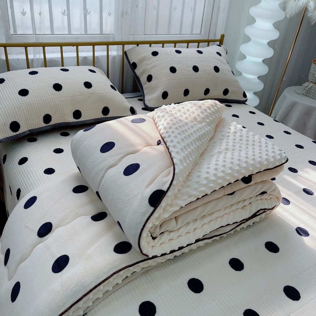 91家纺网 家纺一手货源 找家纺 （总）暖居 2025新款加厚牛奶绒豆豆被床盖四件套跑量款