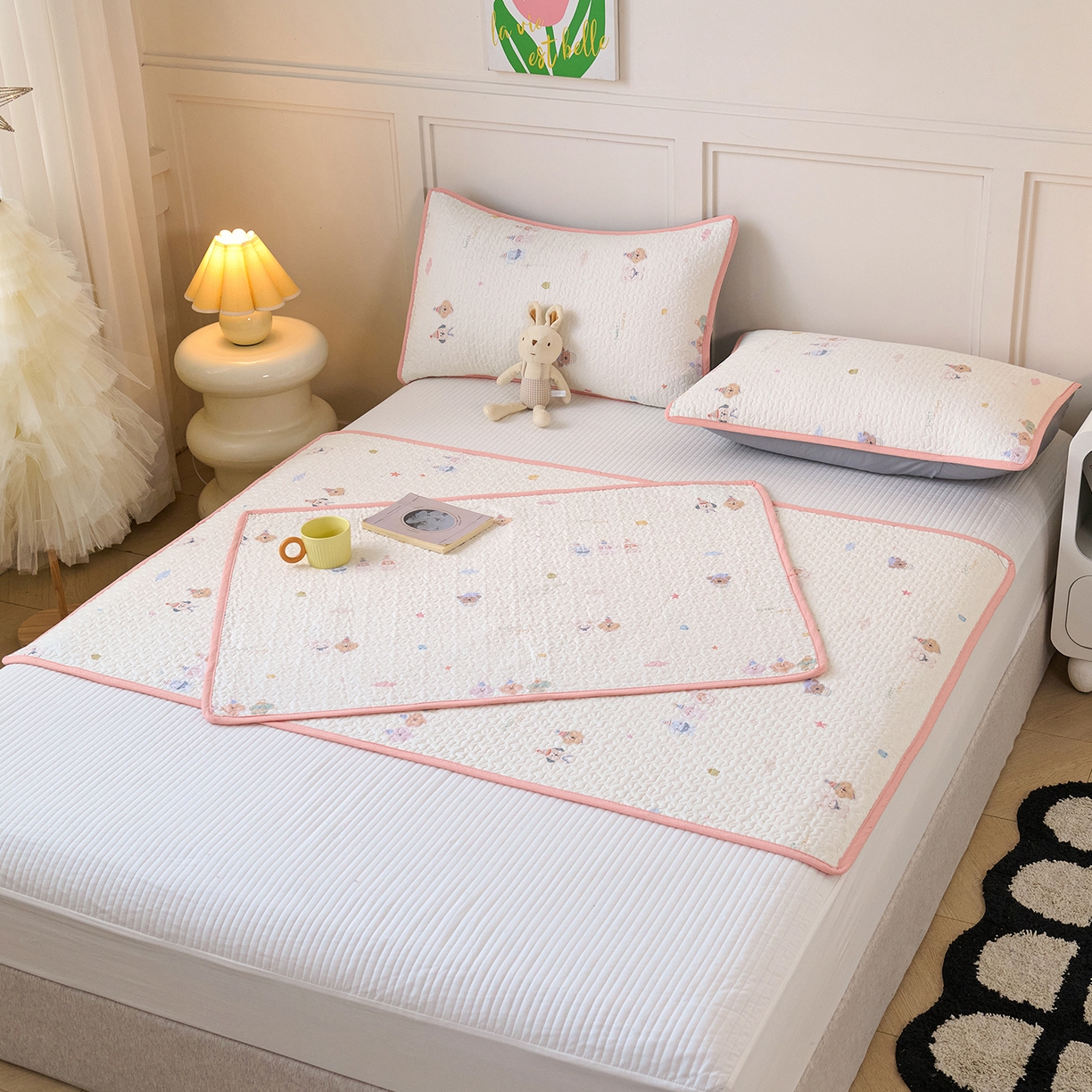 91家纺网 家纺一手货源 找家纺 拾小柒 2025年新款全棉双层纱隔脏姨妈垫护理垫床护垫 豆豆好朋友-不防水款