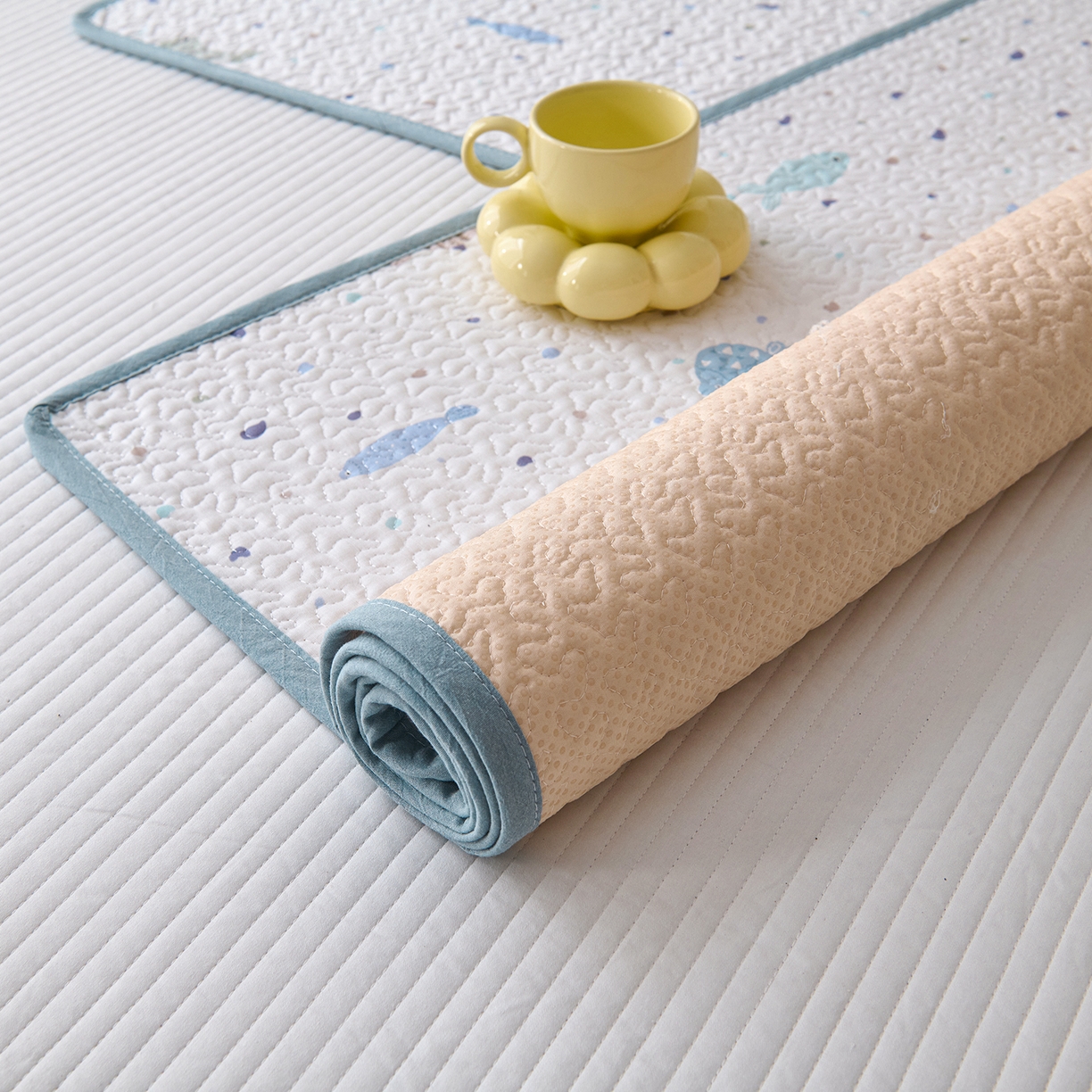 91家纺网 家纺一手货源 找家纺 拾小柒 2025年新款全棉双层纱隔脏姨妈垫护理垫床护垫 鲤安-不防水款