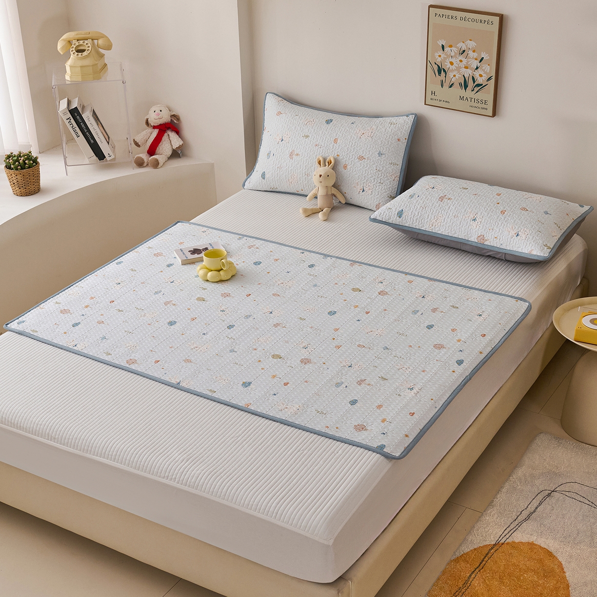 91家纺网 家纺一手货源 找家纺 拾小柒 2025年新款全棉双层纱隔脏姨妈垫护理垫床护垫 萌趣森林蓝-防水款