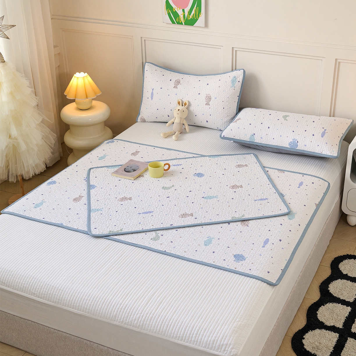 91家纺网 家纺一手货源 找家纺 拾小柒 2025年新款全棉双层纱隔脏姨妈垫护理垫床护垫 鲤安-不防水款