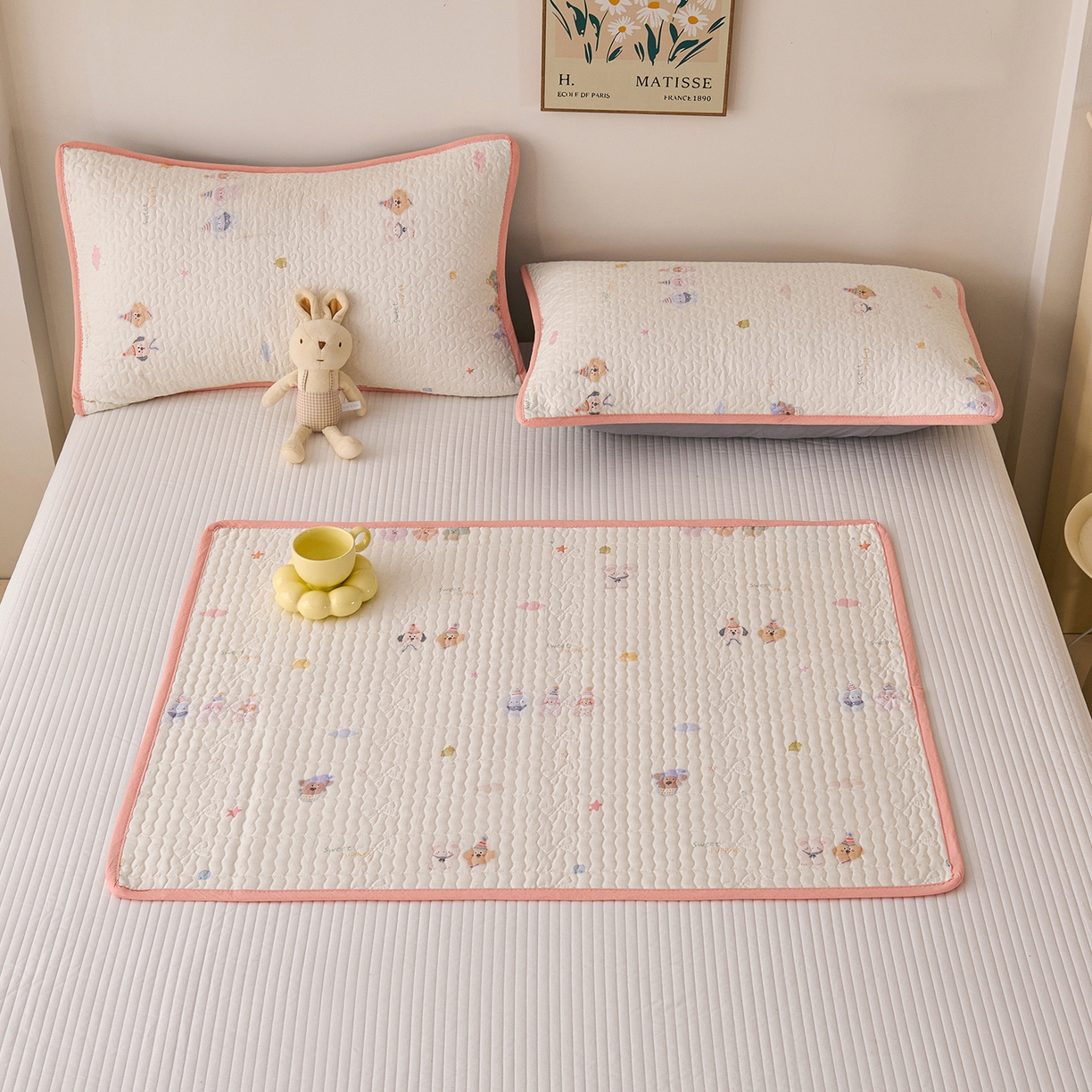 91家纺网 家纺一手货源 找家纺 拾小柒 2025年新款全棉双层纱隔脏姨妈垫护理垫床护垫 豆豆好朋友-防水款