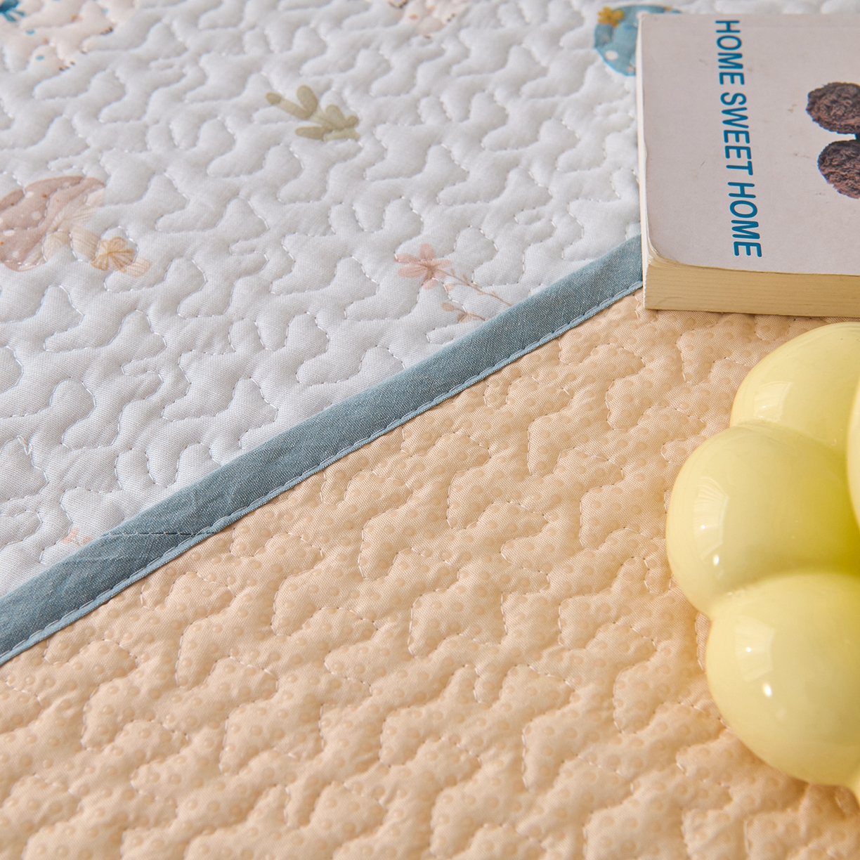 91家纺网 家纺一手货源 找家纺 拾小柒 2025年新款全棉双层纱隔脏姨妈垫护理垫床护垫 萌趣森林蓝-不防水款