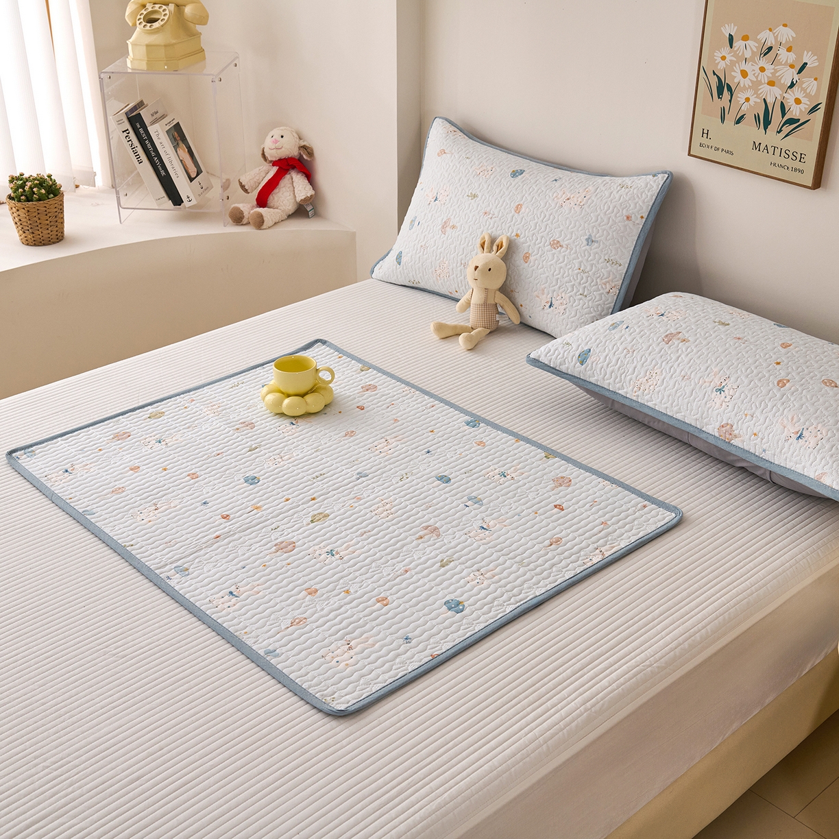 91家纺网 家纺一手货源 找家纺 拾小柒 2025年新款全棉双层纱隔脏姨妈垫护理垫床护垫 萌趣森林蓝-防水款