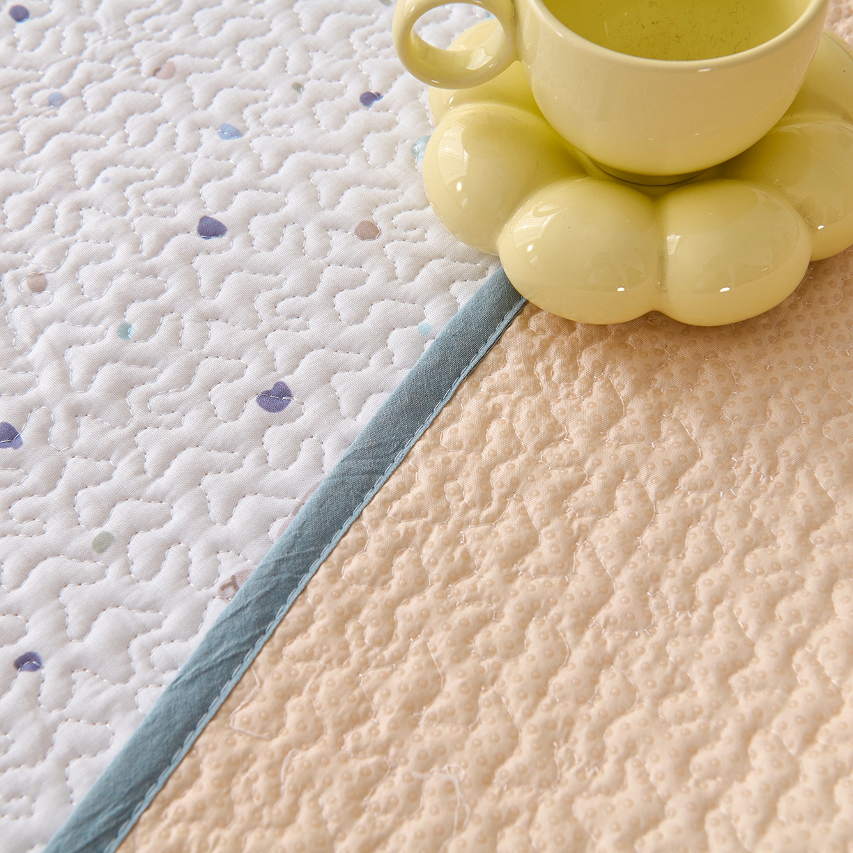 91家纺网 家纺一手货源 找家纺 拾小柒 2025年新款全棉双层纱隔脏姨妈垫护理垫床护垫 鲤安-不防水款