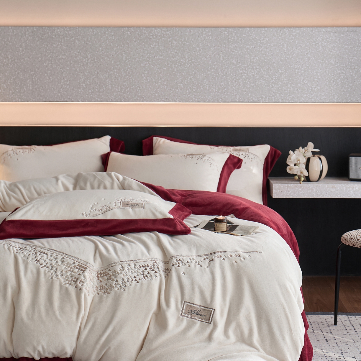 91家纺网 家纺一手货源 找家纺 蓝梦 2025新款270g全消光牛奶绒四件套-卡曼缪斯 卡曼缪斯-米杏+红