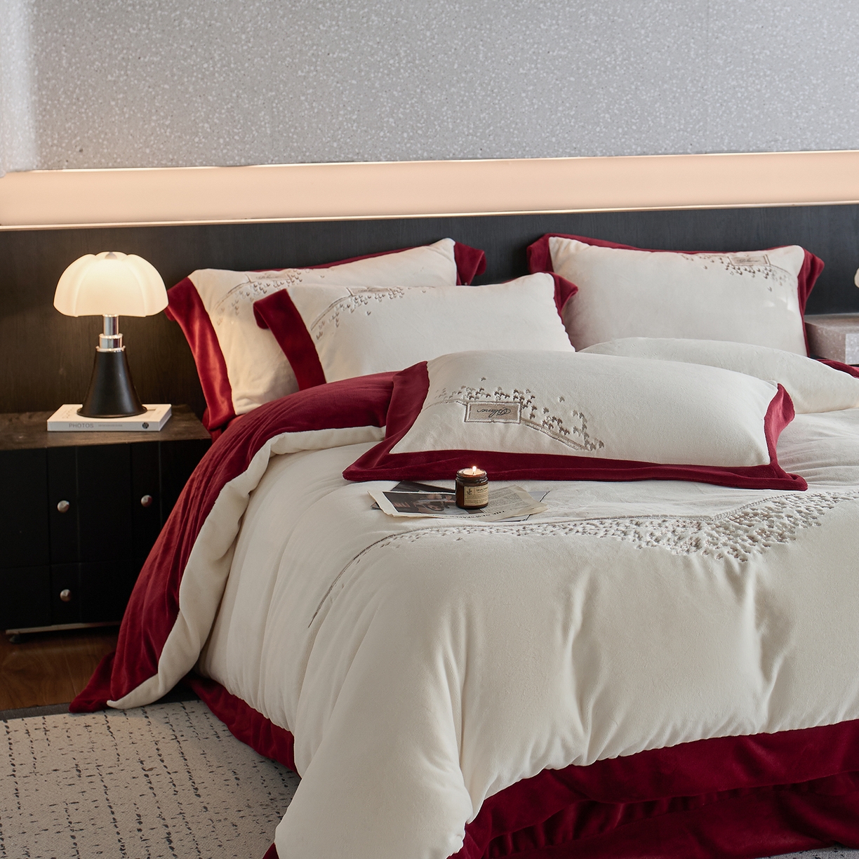 91家纺网 家纺一手货源 找家纺 蓝梦 2025新款270g全消光牛奶绒四件套-卡曼缪斯 卡曼缪斯-米杏+红