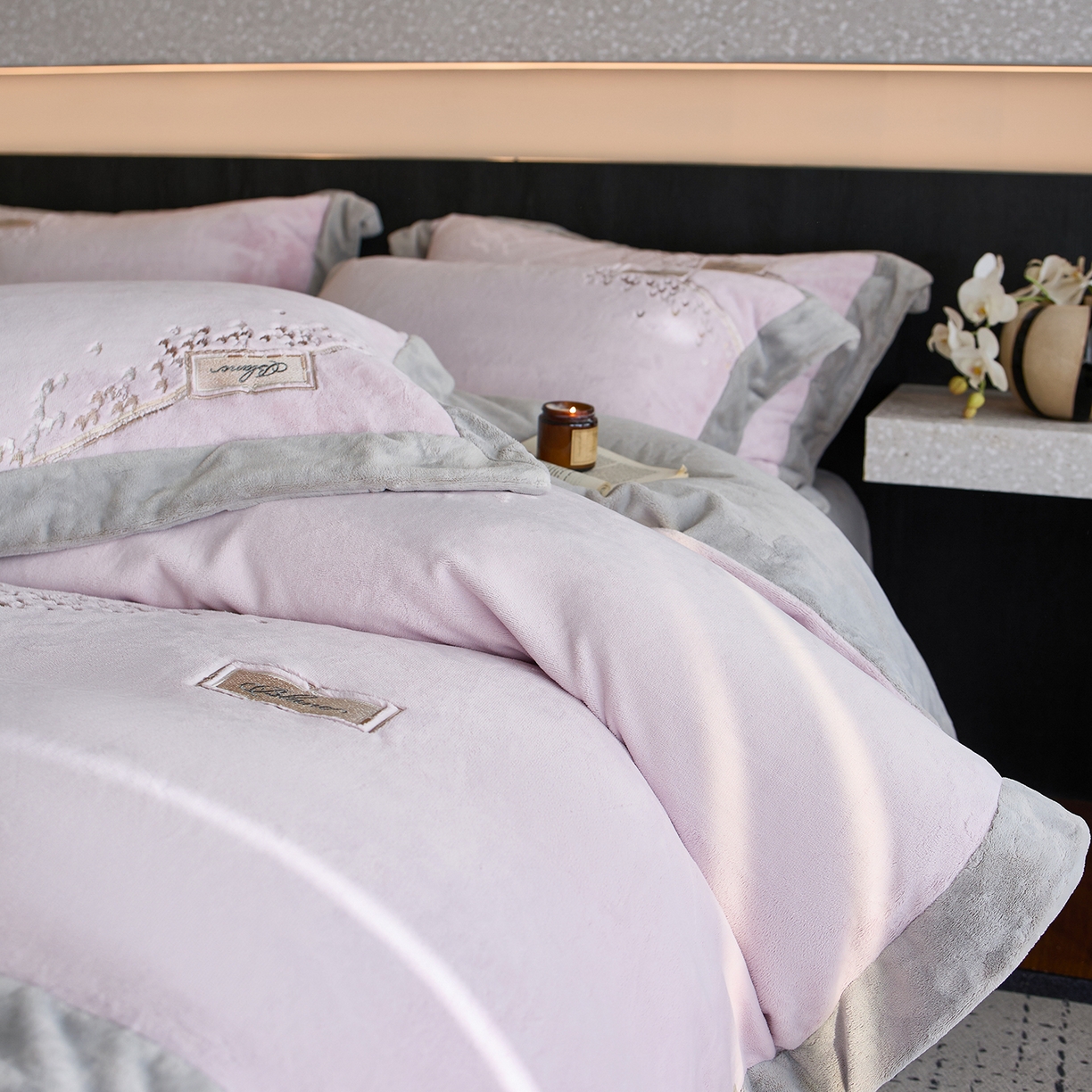 91家纺网 家纺一手货源 找家纺 蓝梦 2025新款270g全消光牛奶绒四件套-卡曼缪斯 卡曼缪斯-浅紫