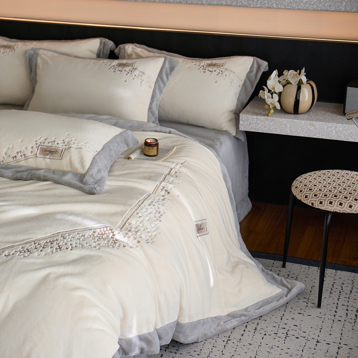 91家纺网 家纺一手货源 找家纺 蓝梦 2025新款270g全消光牛奶绒四件套-卡曼缪斯 卡曼缪斯-米杏