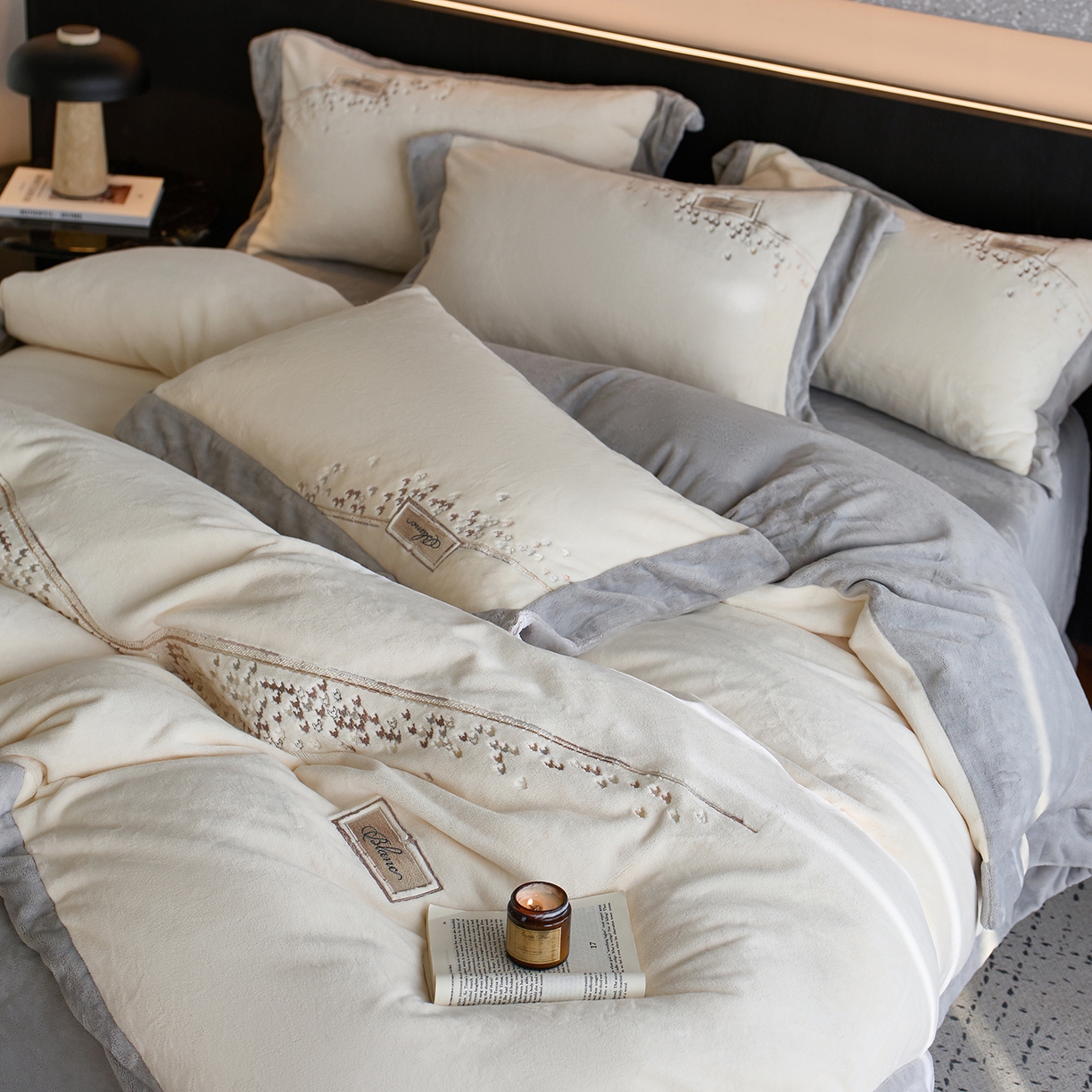 91家纺网 家纺一手货源 找家纺 蓝梦 2025新款270g全消光牛奶绒四件套-卡曼缪斯 卡曼缪斯-米杏