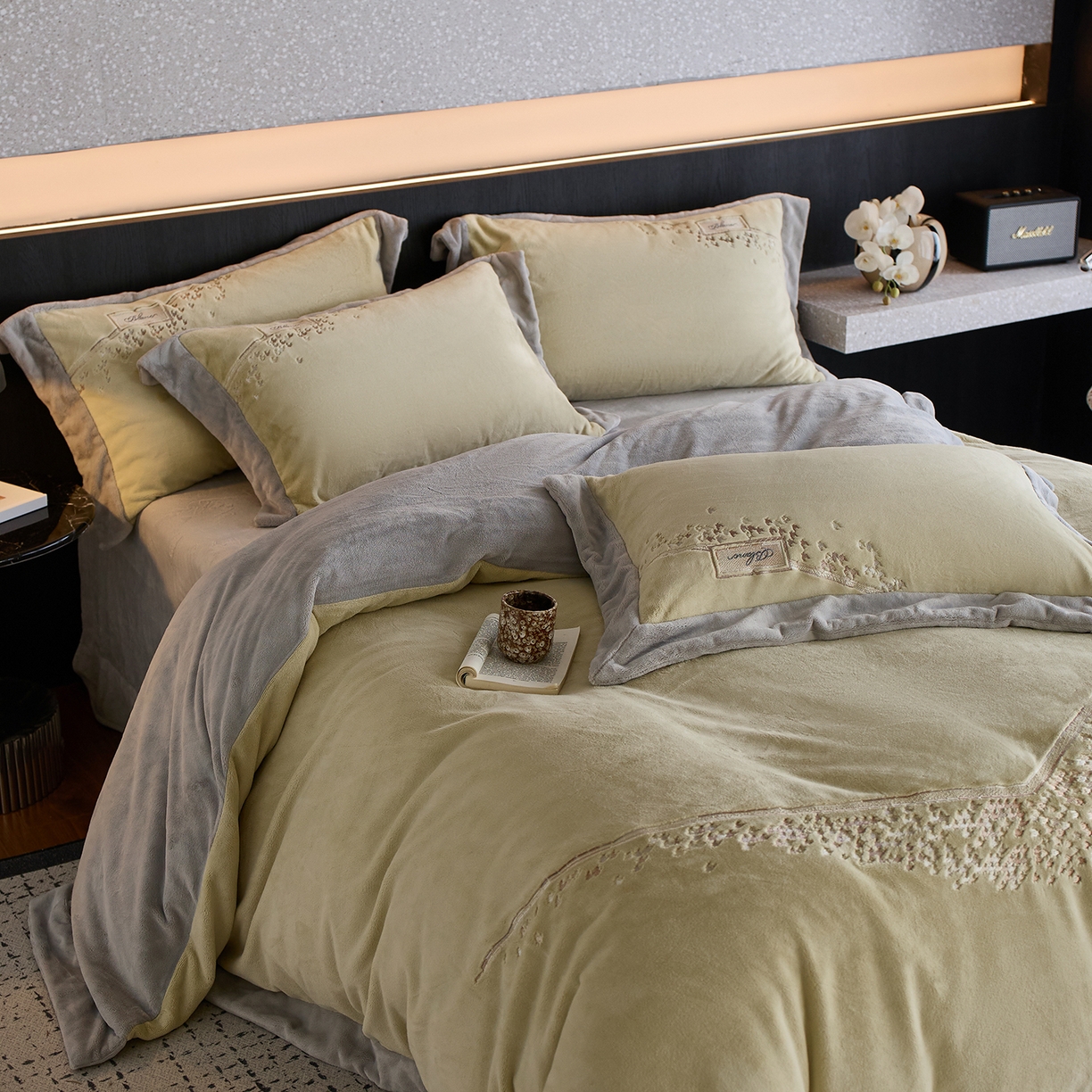 91家纺网 家纺一手货源 找家纺 蓝梦 2025新款270g全消光牛奶绒四件套-卡曼缪斯 卡曼缪斯-浅绿