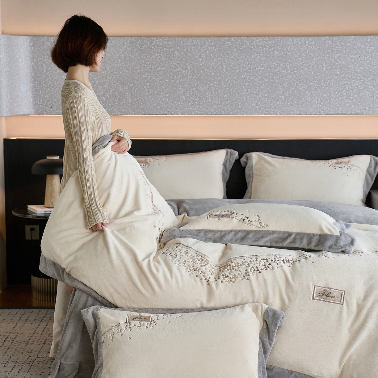 91家纺网 家纺一手货源 找家纺 蓝梦 2025新款270g全消光牛奶绒四件套-卡曼缪斯 卡曼缪斯-米杏