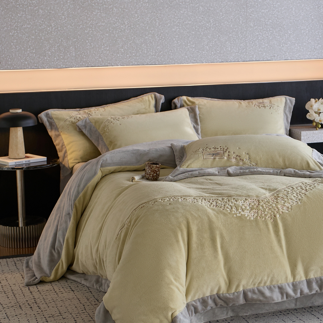 91家纺网 家纺一手货源 找家纺 蓝梦 2025新款270g全消光牛奶绒四件套-卡曼缪斯 卡曼缪斯-浅绿