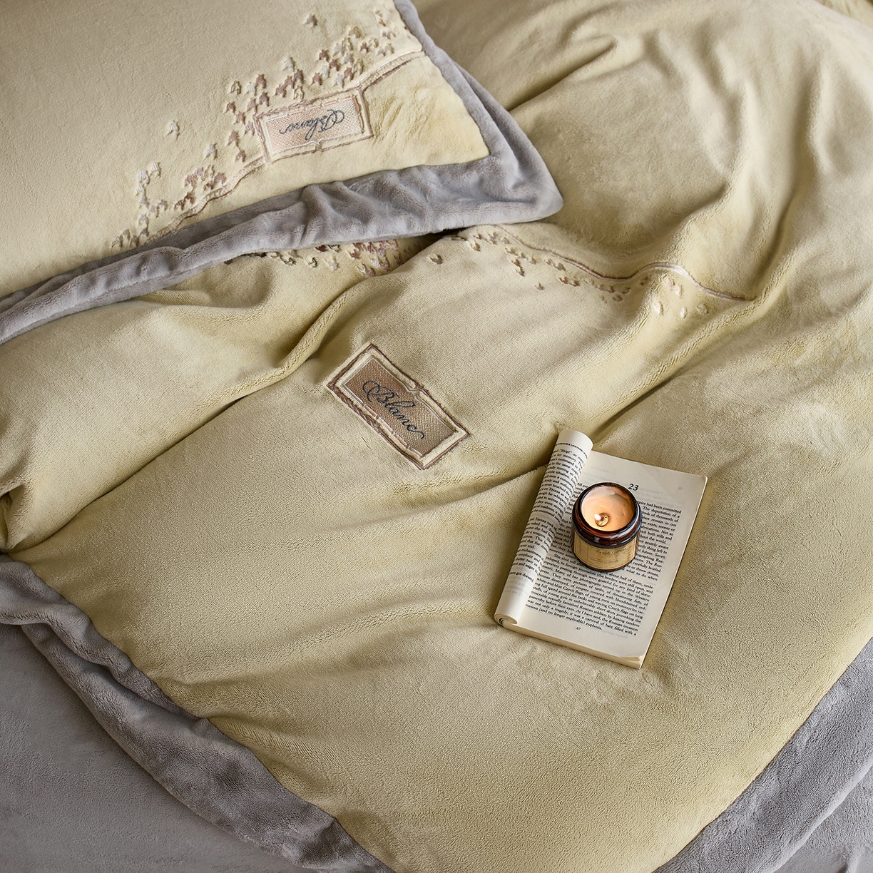 91家纺网 家纺一手货源 找家纺 蓝梦 2025新款270g全消光牛奶绒四件套-卡曼缪斯 卡曼缪斯-浅绿