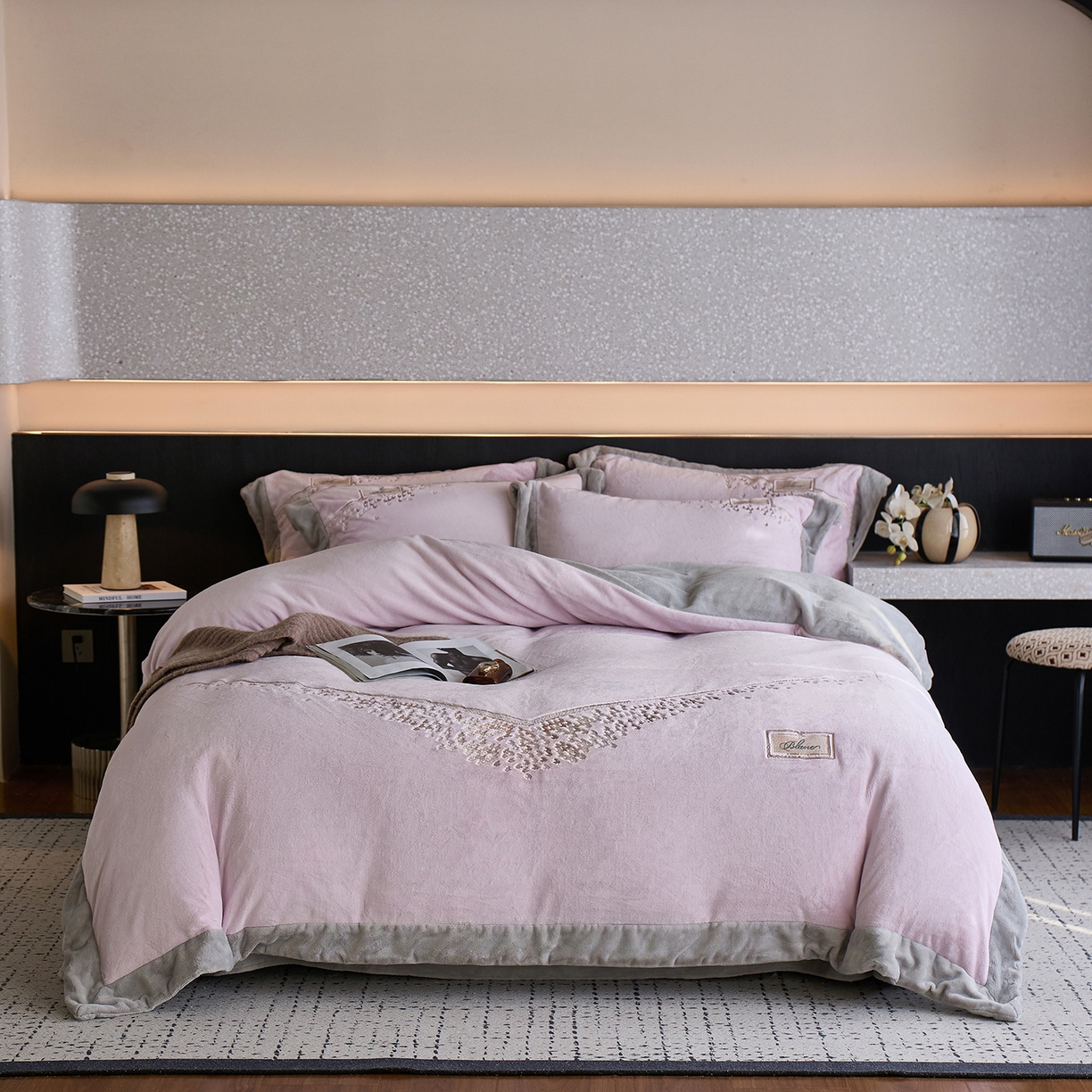 91家纺网 家纺一手货源 找家纺 （总）蓝梦 2025新款270g全消光牛奶绒四件套-卡曼缪斯