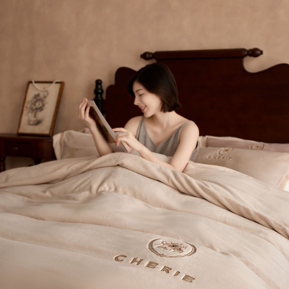 91家纺网 家纺一手货源 找家纺 蓝梦 2025新款270g全消光牛奶绒四件套-克莱尔 克莱尔-新米色