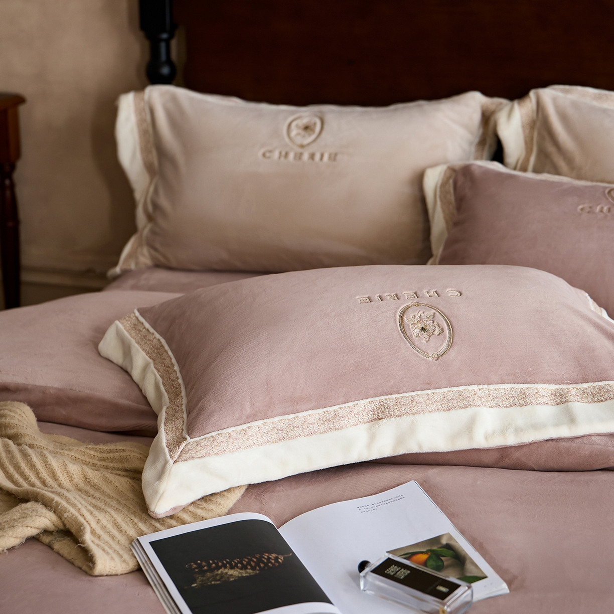 91家纺网 家纺一手货源 找家纺 蓝梦 2025新款270g全消光牛奶绒四件套-克莱尔 克莱尔-米咖