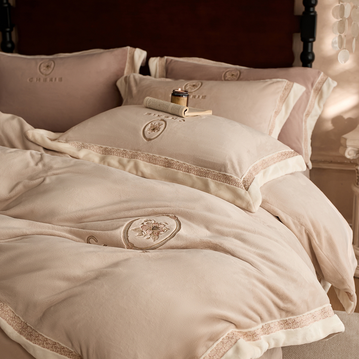 91家纺网 家纺一手货源 找家纺 蓝梦 2025新款270g全消光牛奶绒四件套-克莱尔 克莱尔-新米色